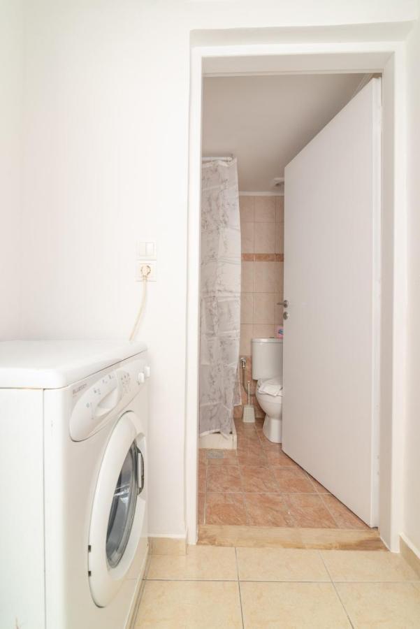 1 Bedroom Apartment Opposite Medical Center 이라클리온 외부 사진