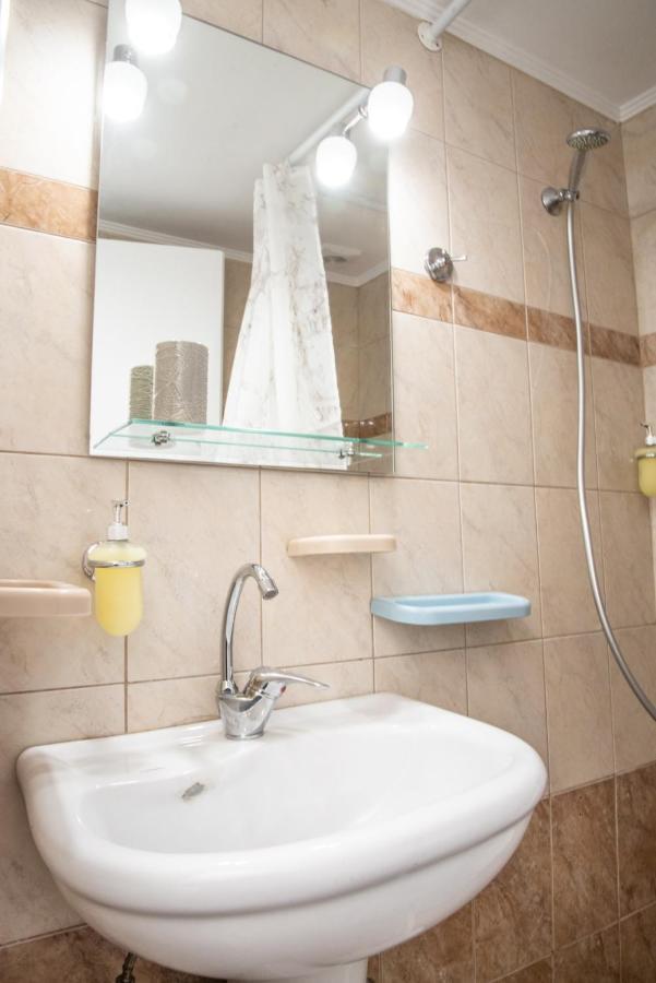 1 Bedroom Apartment Opposite Medical Center 이라클리온 외부 사진