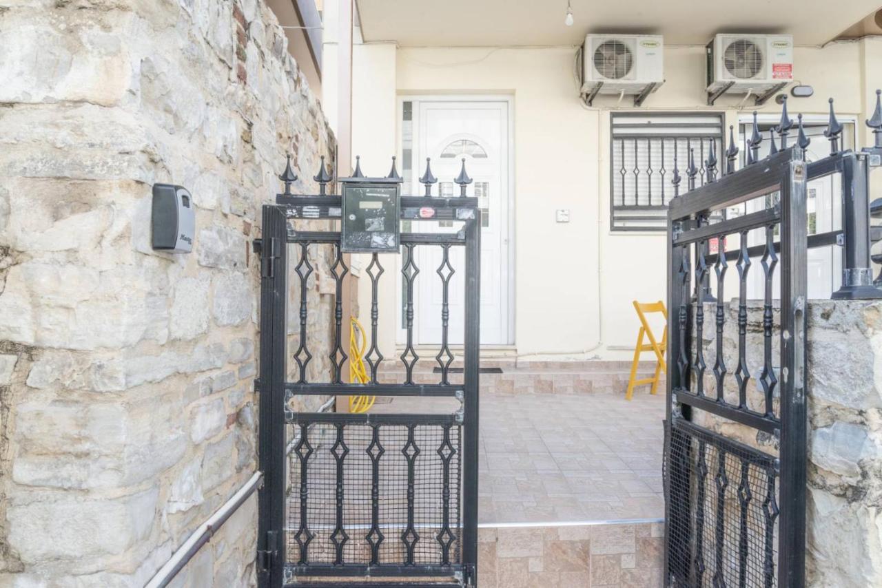 1 Bedroom Apartment Opposite Medical Center 이라클리온 외부 사진