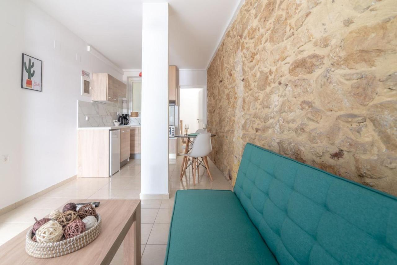 1 Bedroom Apartment Opposite Medical Center 이라클리온 외부 사진